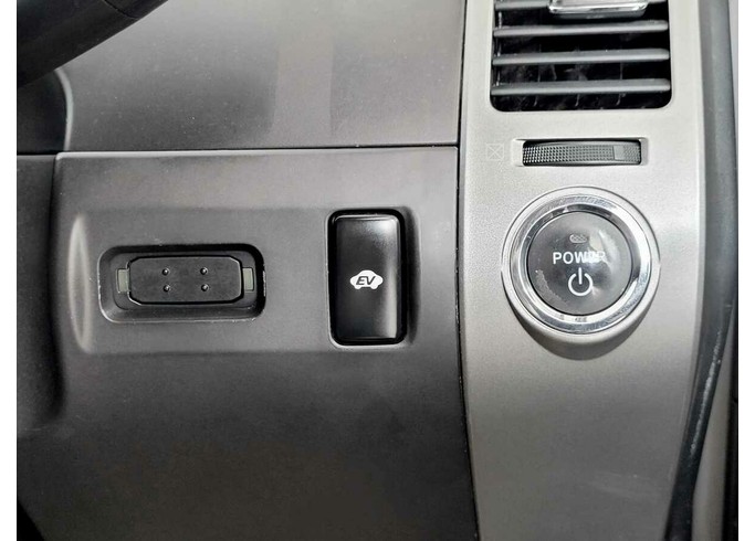 Купить Toyota Prius