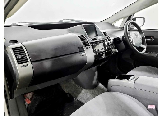 Купить Toyota Prius