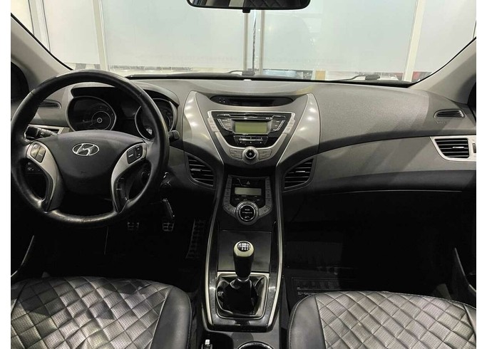 Купить Hyundai Elantra