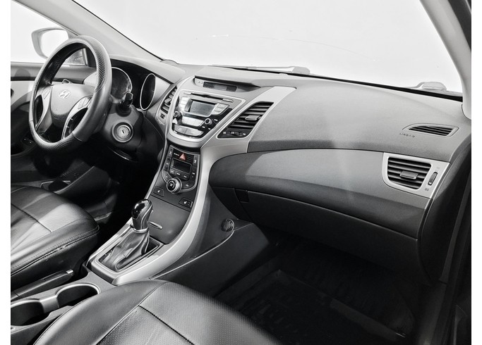Купить Hyundai Elantra