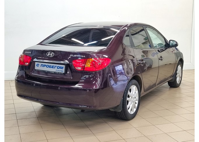 Купить Hyundai Elantra