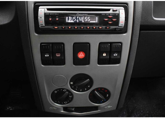 Купить Renault Logan