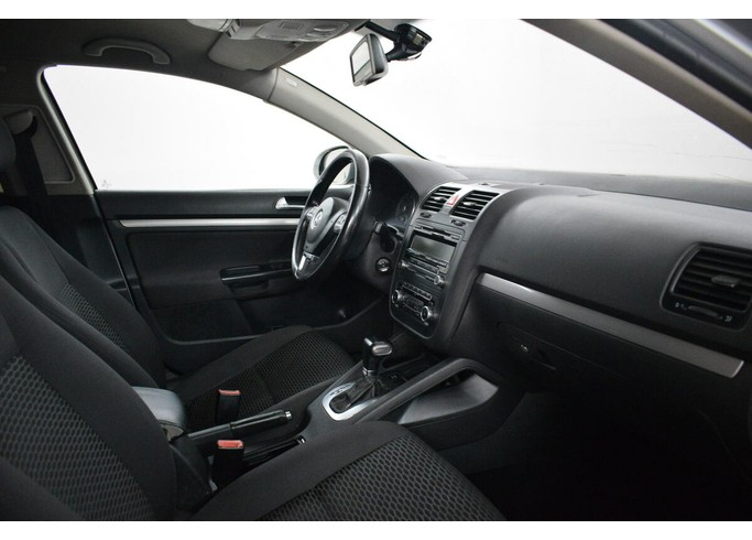 Купить Volkswagen Jetta