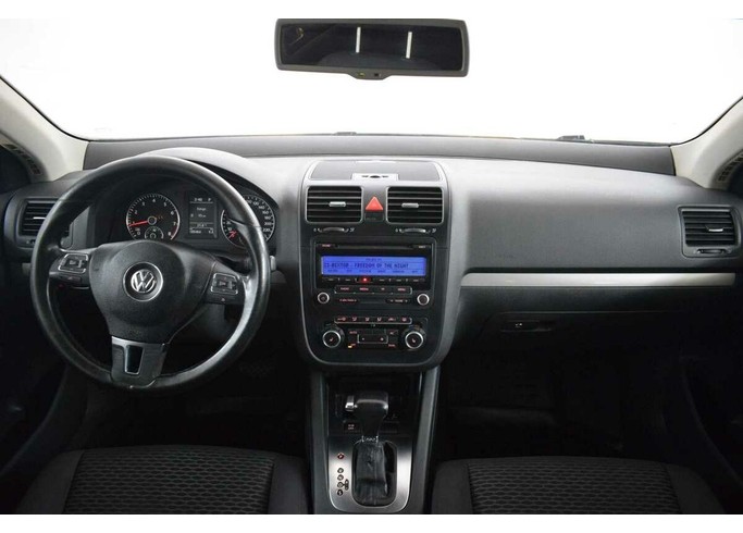 Купить Volkswagen Jetta